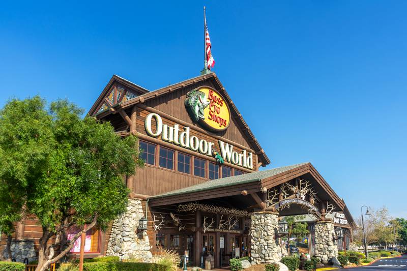 Man accused of jumping into fish tank at a Bass Pro Shop