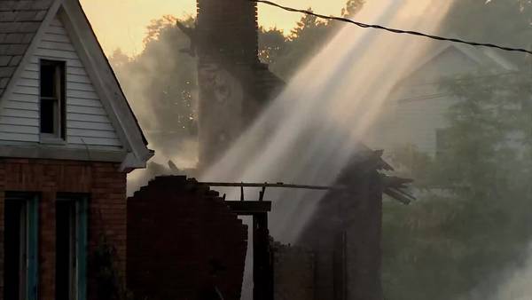 RAW: 3-alarm fire damages multiple houses in Pittsburgh’s Knoxville neighborhood