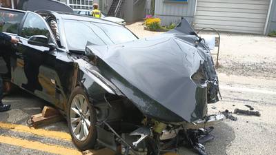 PHOTOS: 3 vehicles heavily damaged during weekend crash in Lincoln Borough