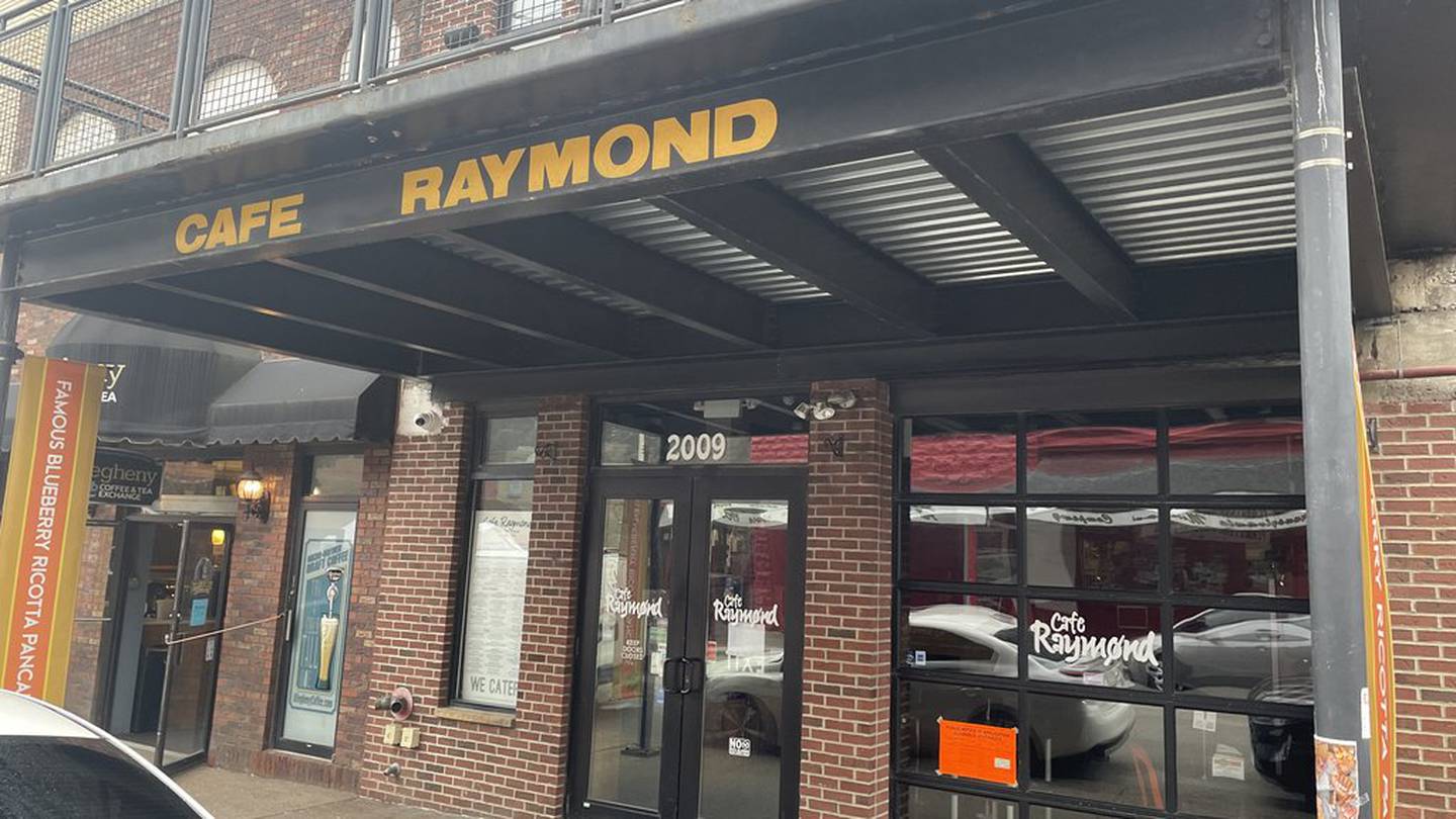 新主人接管Strip区的Raymond咖啡馆