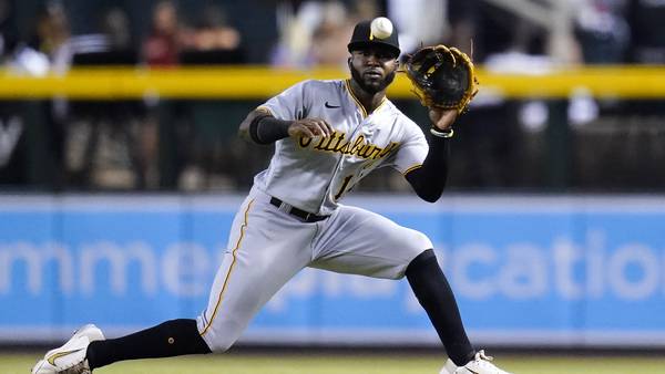 Pirates let lead slip away; drop series with 4-3 loss to Rockies