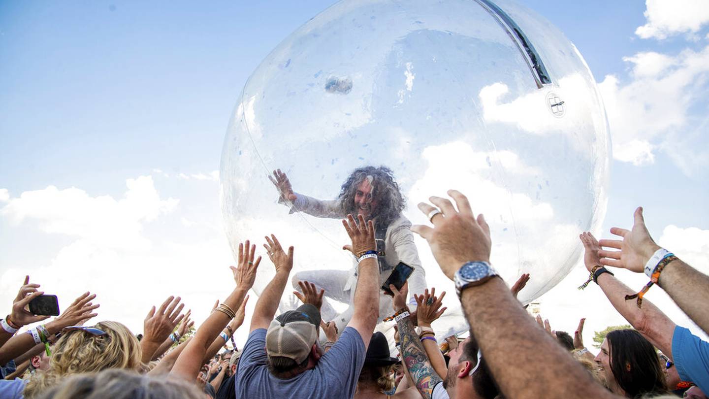 Live music in bubble: Flaming Lips play to packed house amid coronavirus pandemic
