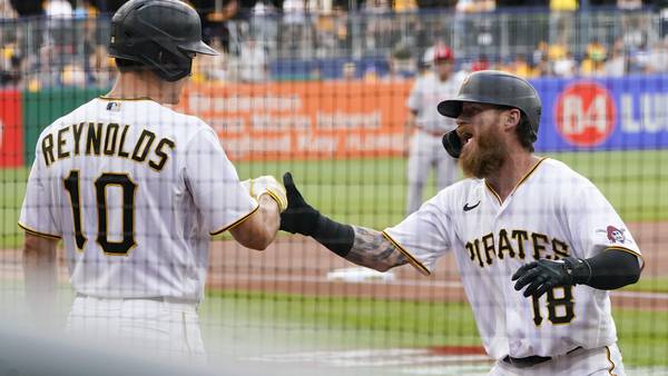 Reds take 3-game win streak into matchup with the Pirates