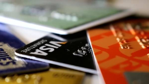Survey shows more people starting the new year with monthly balances & credit card debt