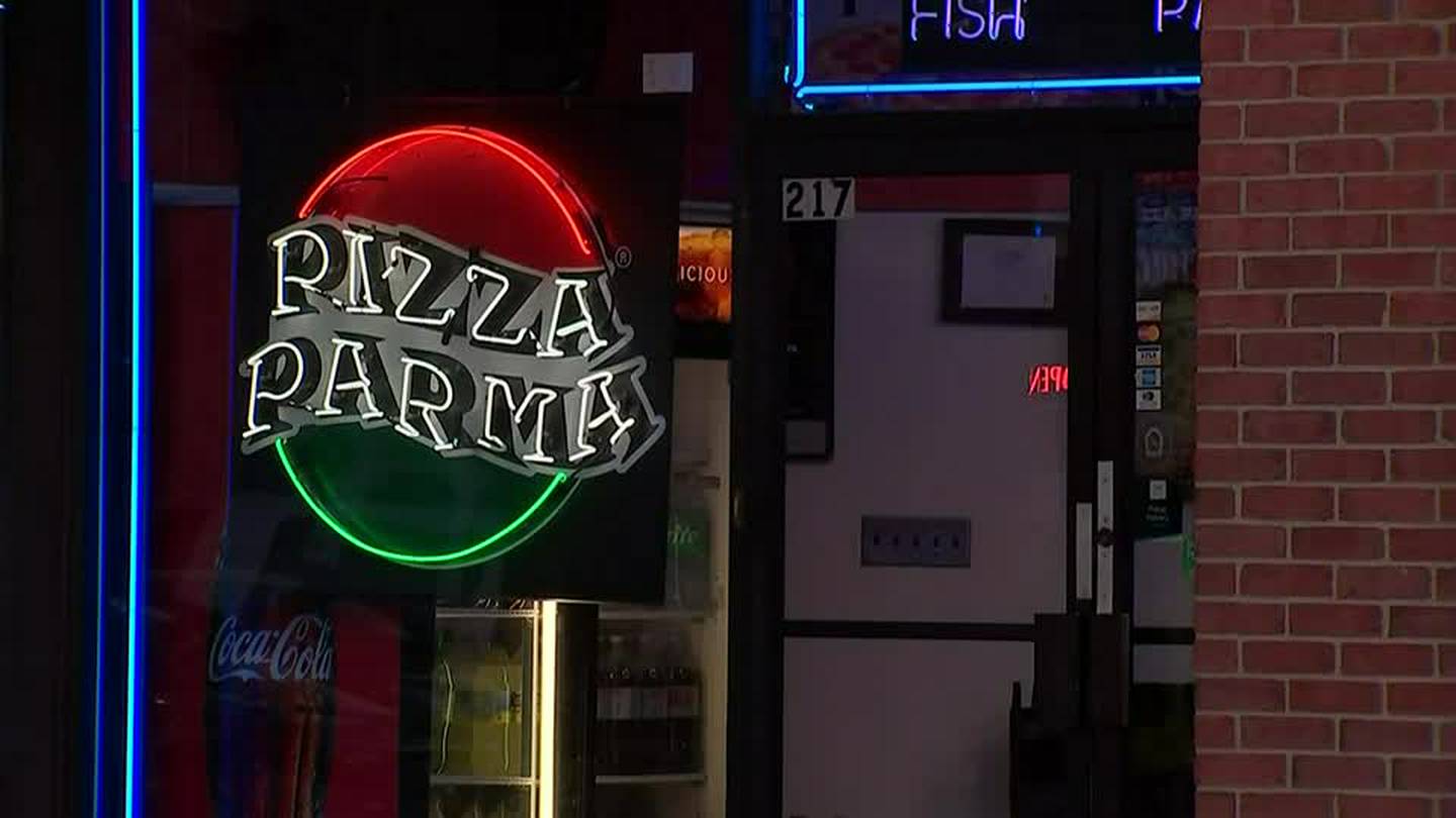 Pittsburgh Police Investigating After Employees Of Shadyside Pizza Shop Robbed Carjacked After 1561