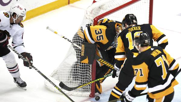 Down the drain: Blackhawks stun Penguins, 5-2