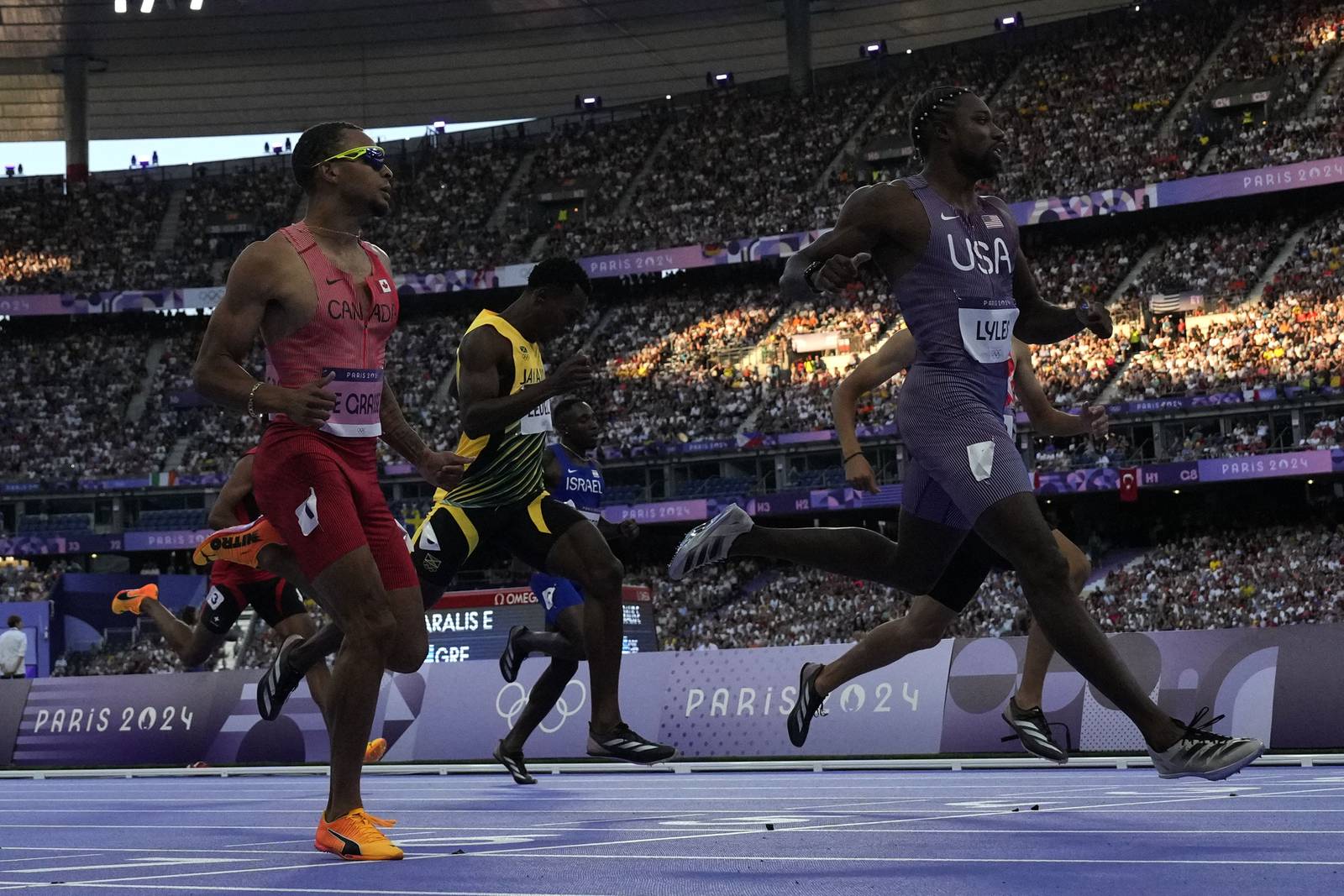 Noah Lyles back on track at Olympics for a nodrama run through first