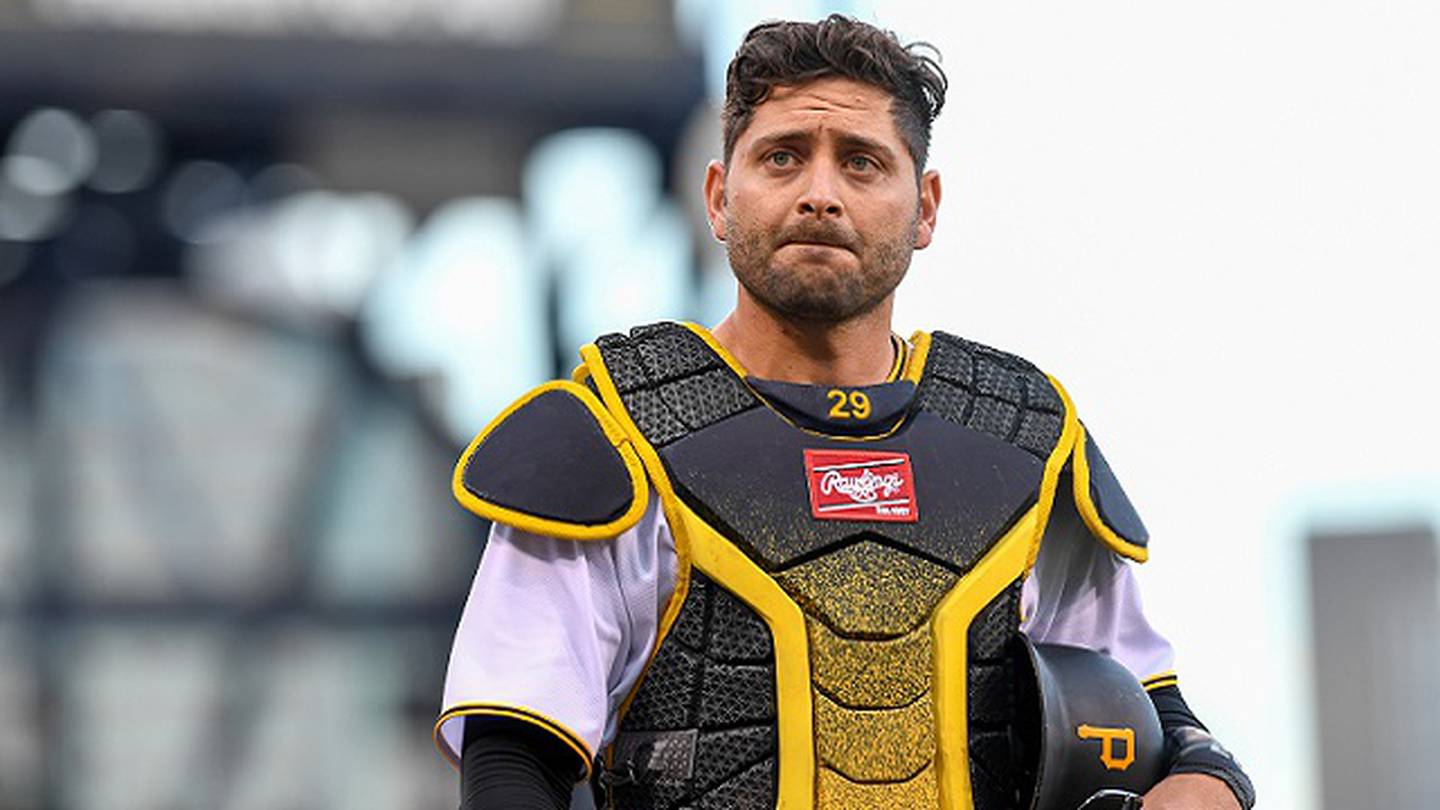 Ex-Pirates catcher Francisco Cervelli announces retirement