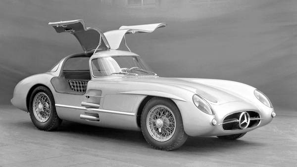 Mercedes-Benz says rare classic car fetches record $143M at auction