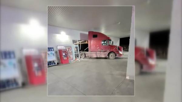 WATCH: Tractor-trailer rig slams into Giant Eagle in New Kensington