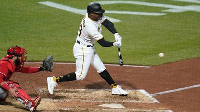 Andújar’s bases-clearing double lifts Pirates over Reds 4-1