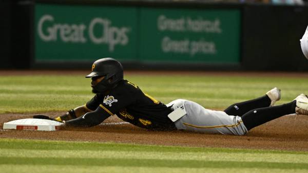 Out of pocket: Pirates’ Rodolfo Castro loses cellphone while sliding into third