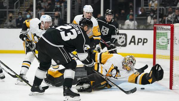 Kings use three-goal flurry in third to bury Penguins 6-2
