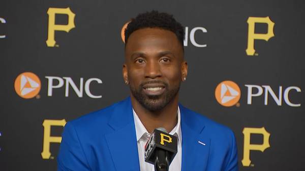 Andrew McCutchen officially signs 1-year contract with Pittsburgh Pirates