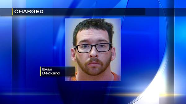Bethel Park man accused of using Snapchat to lure 2 underage girls