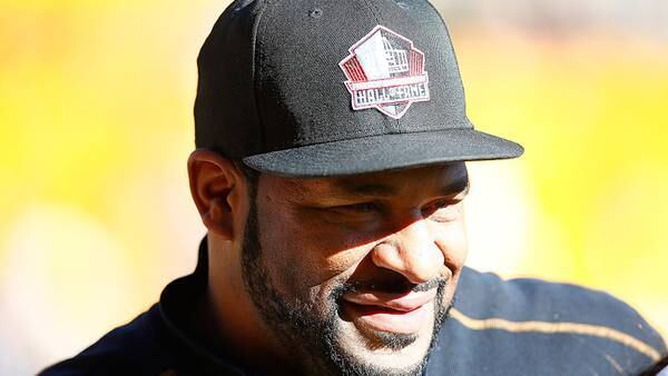 ‘Whatever you start, you finish’: Jerome Bettis begins final semester at Notre Dame