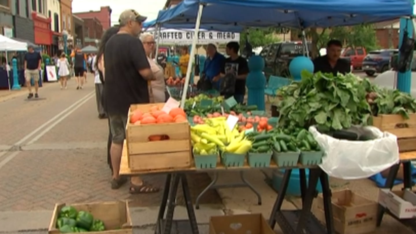 Carnegie Farmers Market holds opening day WPXI