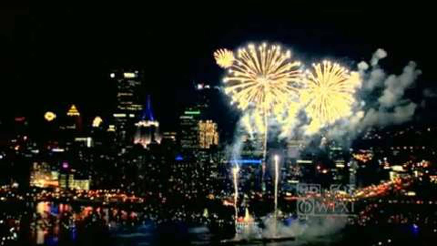 EQT Flashes of Freedom Fireworks light up Pittsburgh skyline WPXI