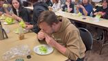Man eats head of lettuce in less than 3 minutes to be named ‘Head Lettuce’ in IUP competition
