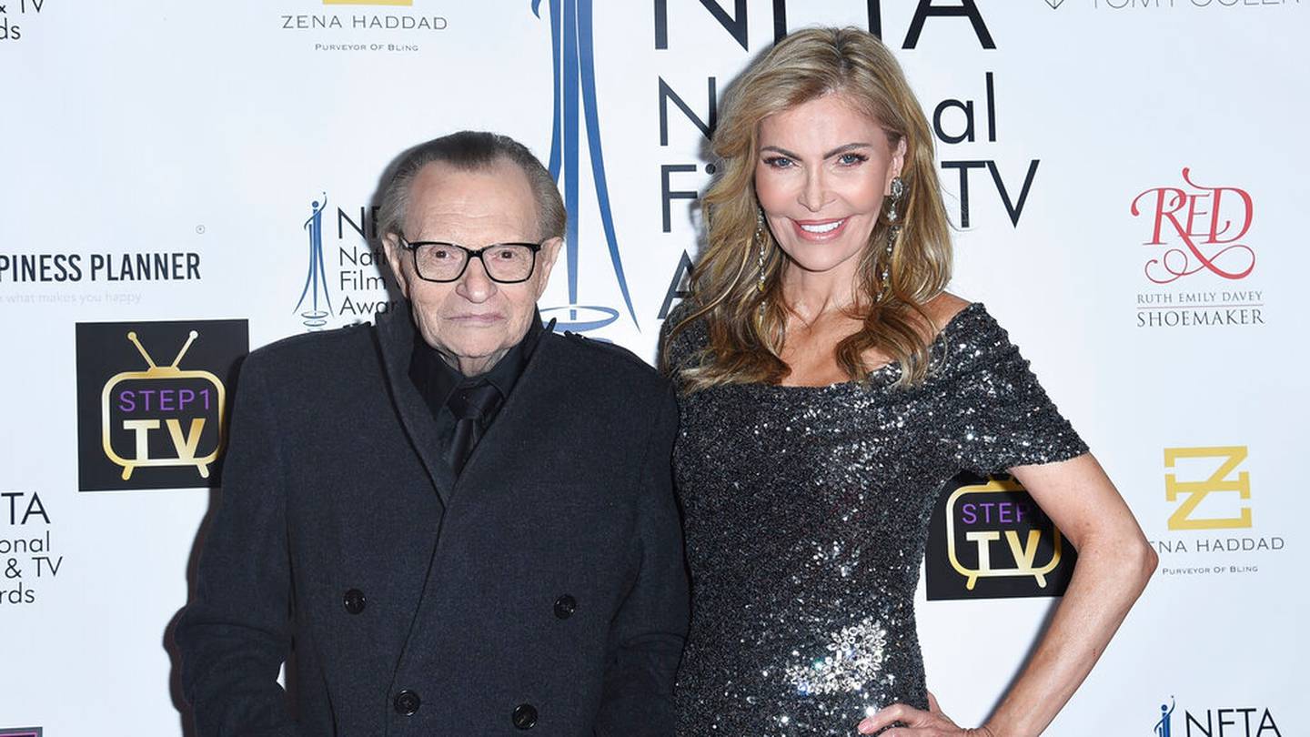 Larry King’s widow says talk show host did not die from COVID-19