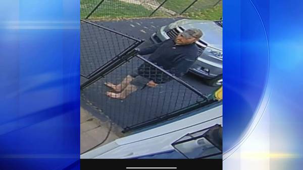 Police searching for man who was barefoot, covered in blood while knocking on neighbors’ doors