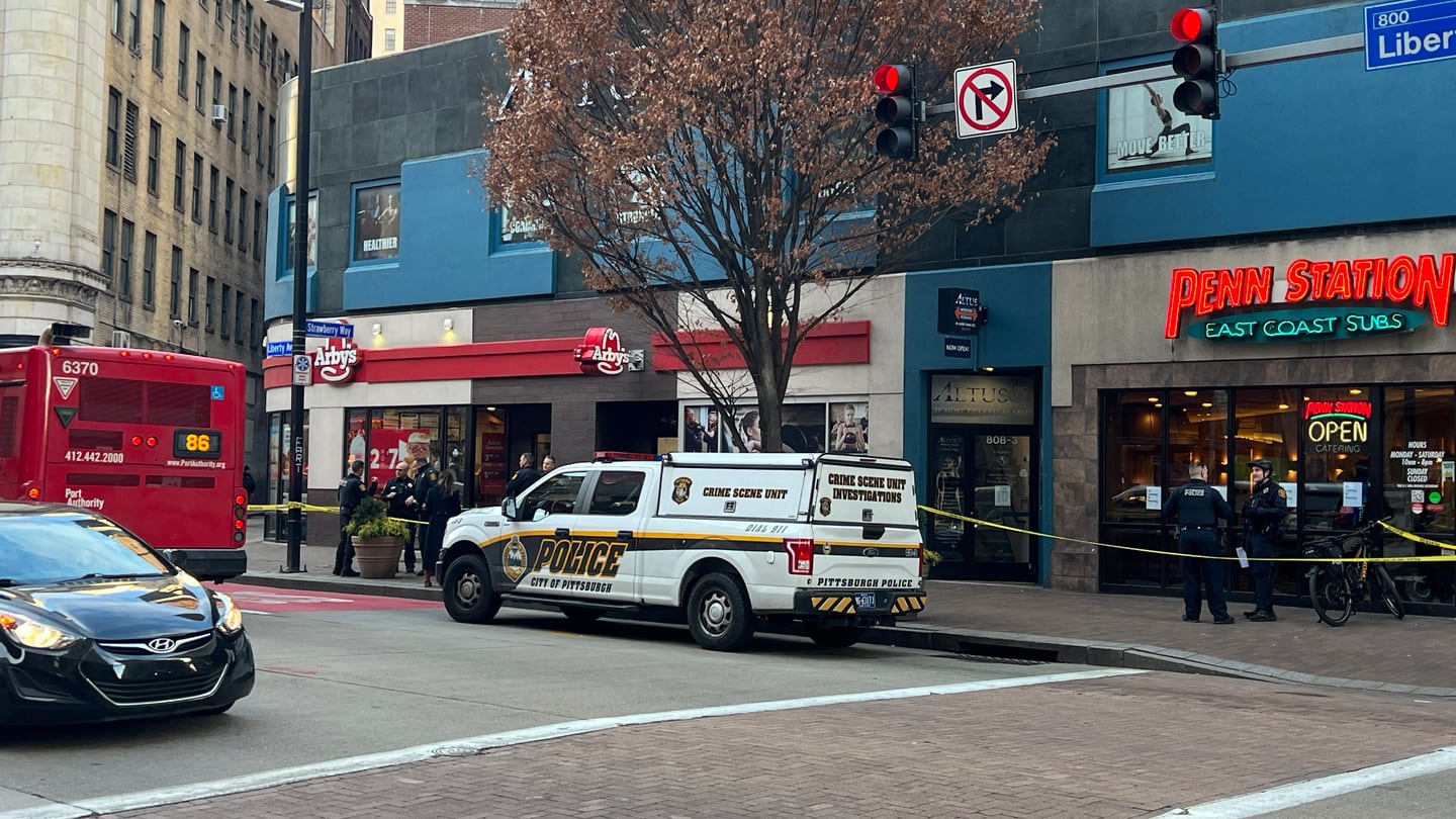 Att skjuta på Downtown Pittsburghs verksamhet lämnar minst en skadad – WPXI