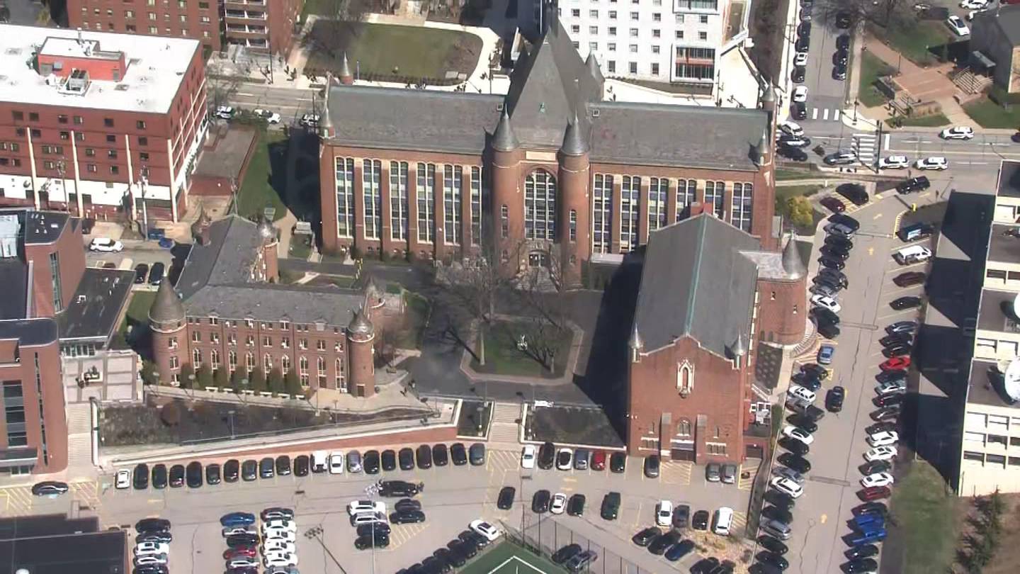 匹兹堡教区宣布在天主教学校增加武装警察