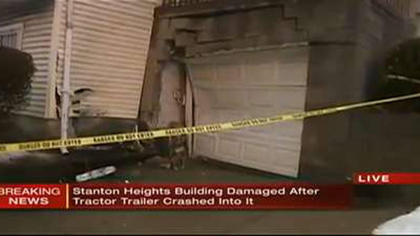 Tractor Trailer Crashes Into Home In Stanton Heights Wpxi 1783
