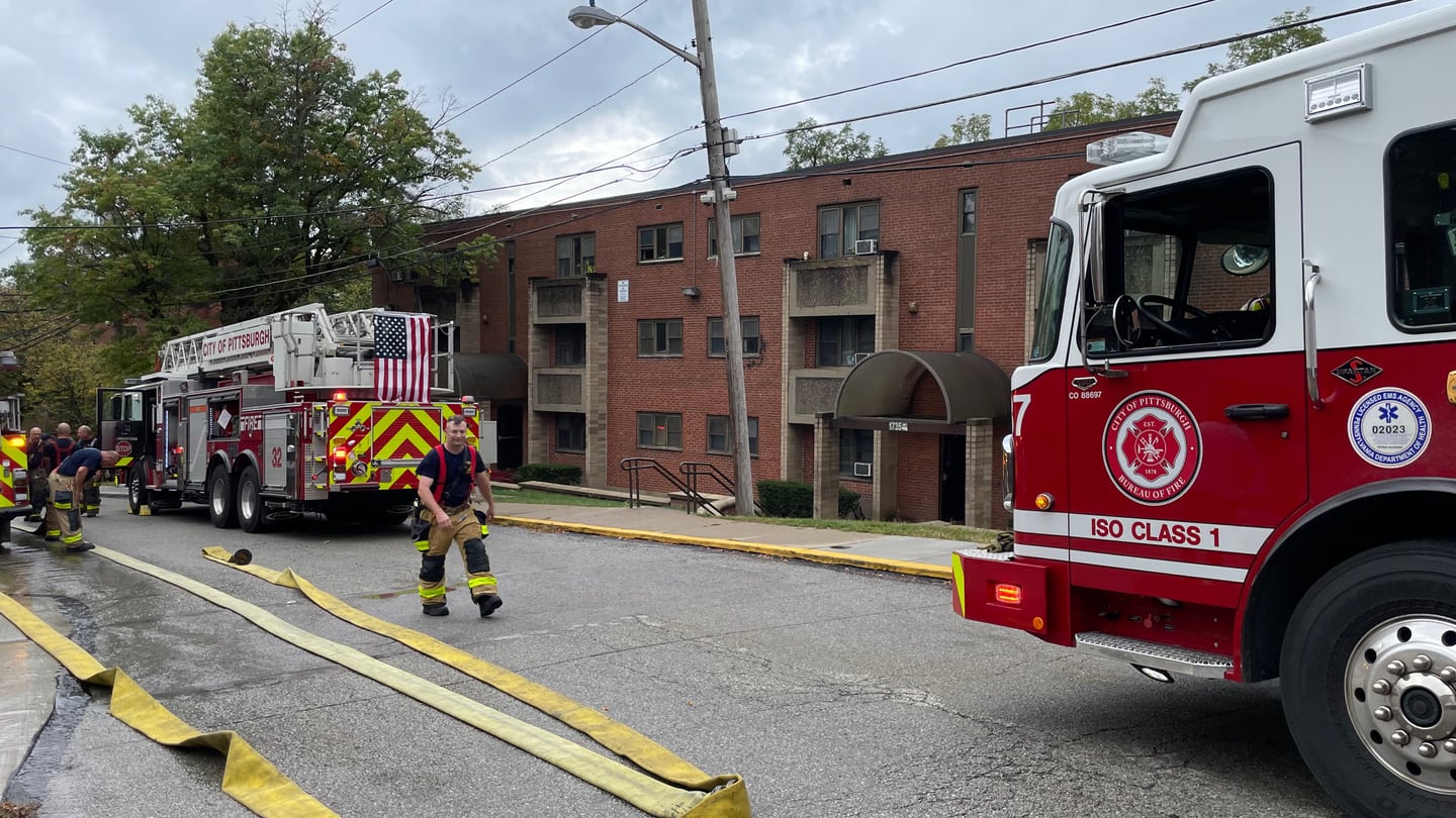 怀孕妇女和消防员在Fineview公寓火灾后被送往医院