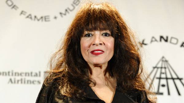 Ronnie Spector: Tributes pour in for Ronettes’ lead singer