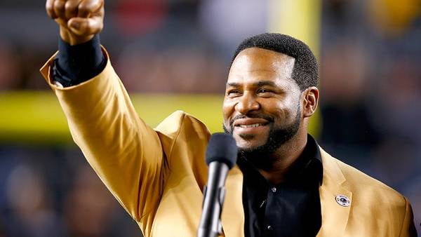 Jerome Bettis finishes college degree, 28 years after leaving school