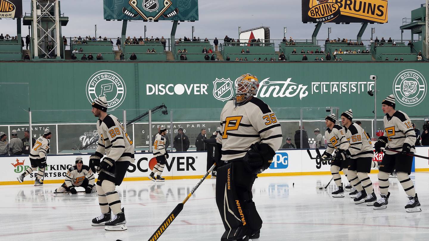 Fenway Park transforms for NHL's 14th annual Winter Classic