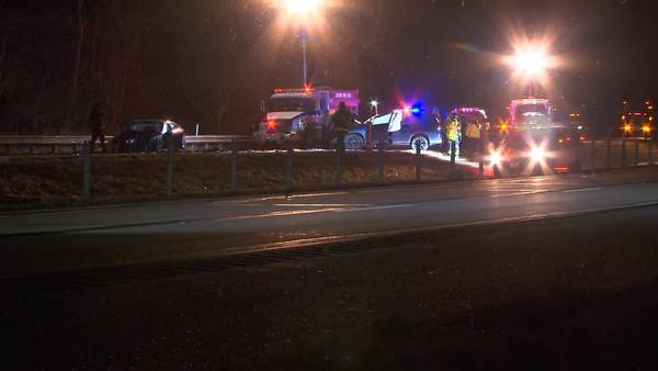 Woman killed, 2 others seriously injured in wrong-way crash on I-376 in Beaver County
