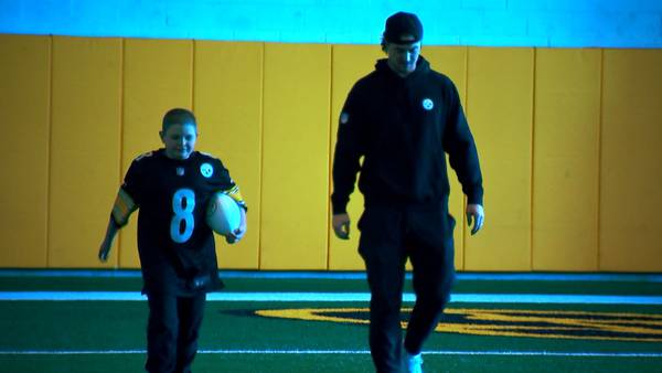 Young Steelers fan battling cancer gets surprise from Kenny Pickett during facility tour