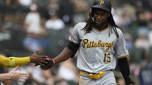 Pirates’ bats surge late to sweep White Sox 9-4