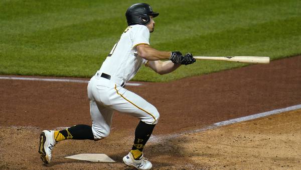 Reynolds’ four hits power Pirates to 8-6 win over Reds