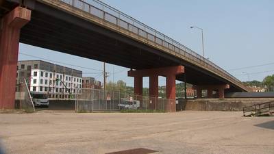 Pittsburgh leaders take step toward repairing 2 aging bridges