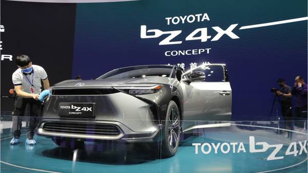 Toyota finds wheel, air bag fixes for recalled electric vehicles