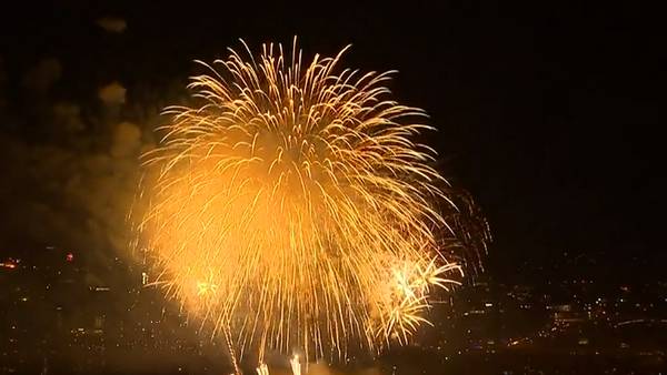 Thousands return to downtown Pittsburgh for Zambelli fireworks show