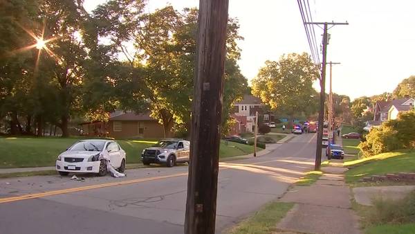 RAW: Juvenile injured after police pursuit ends in Pittsburgh neighborhood, 1 person arrested