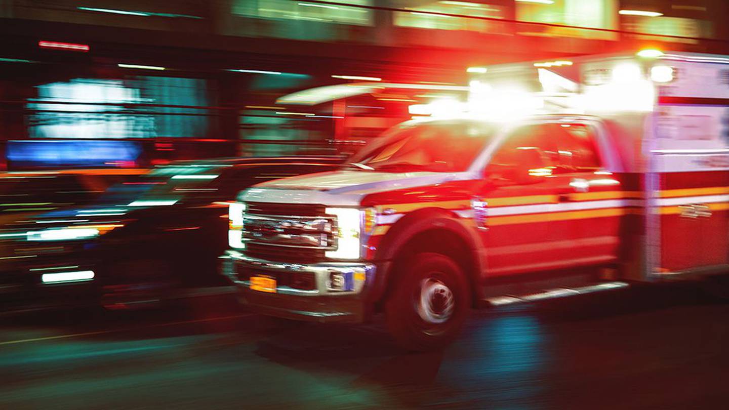 匹兹堡医护人员在斯蒂勒斯比赛期间在阿克里斯球场接到15个呼救电话，3人住院