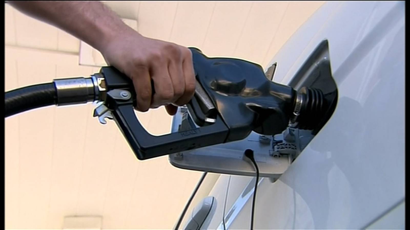 2nd temporary fuel waiver issued by EPA for summer blend gas WPXI