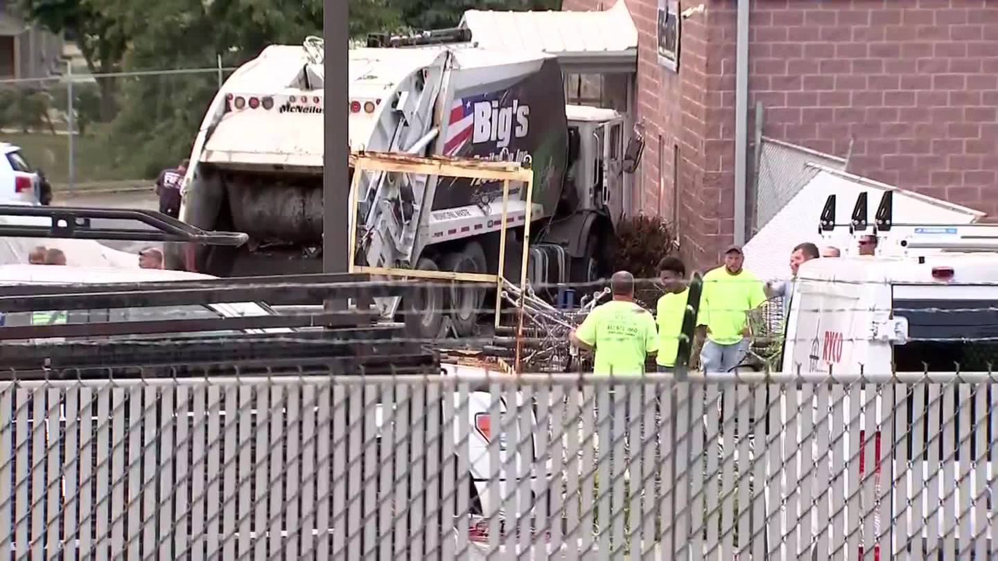 four injured following garbage truck crashes into organization in McKeesport – WPXI