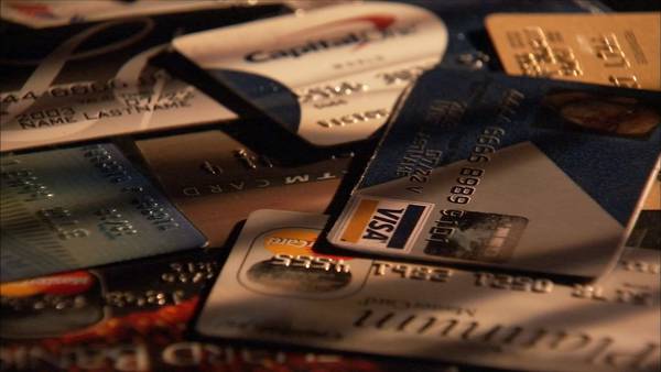 Federal government cracking down on “excessive” credit card late fees