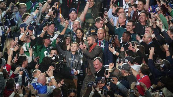 Selfie kid from Super Bowl halftime becomes internet search sensation