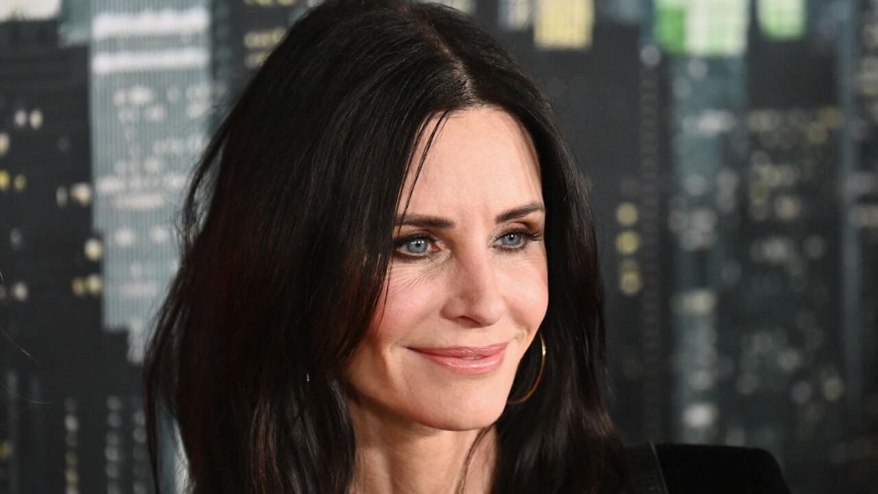 Courteney Cox Dancing In The Dark Video Courteney Cox revives moves from ‘Dancing in the Dark’ video in social