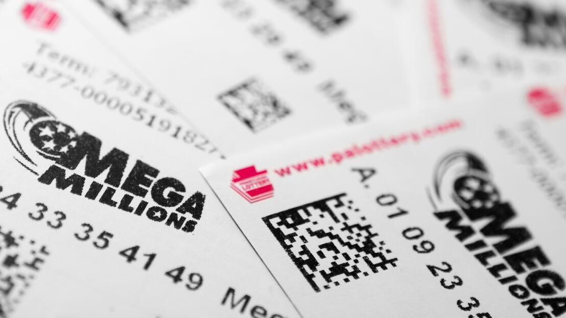 No winner in Friday’s Mega Millions drawing; jackpot climbs to $563 million