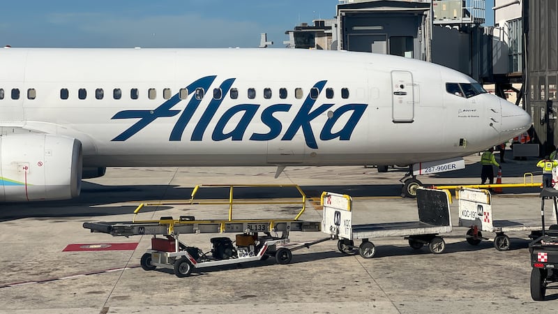 Alaska Airlines flights resume after tech issues cause hours-long outage