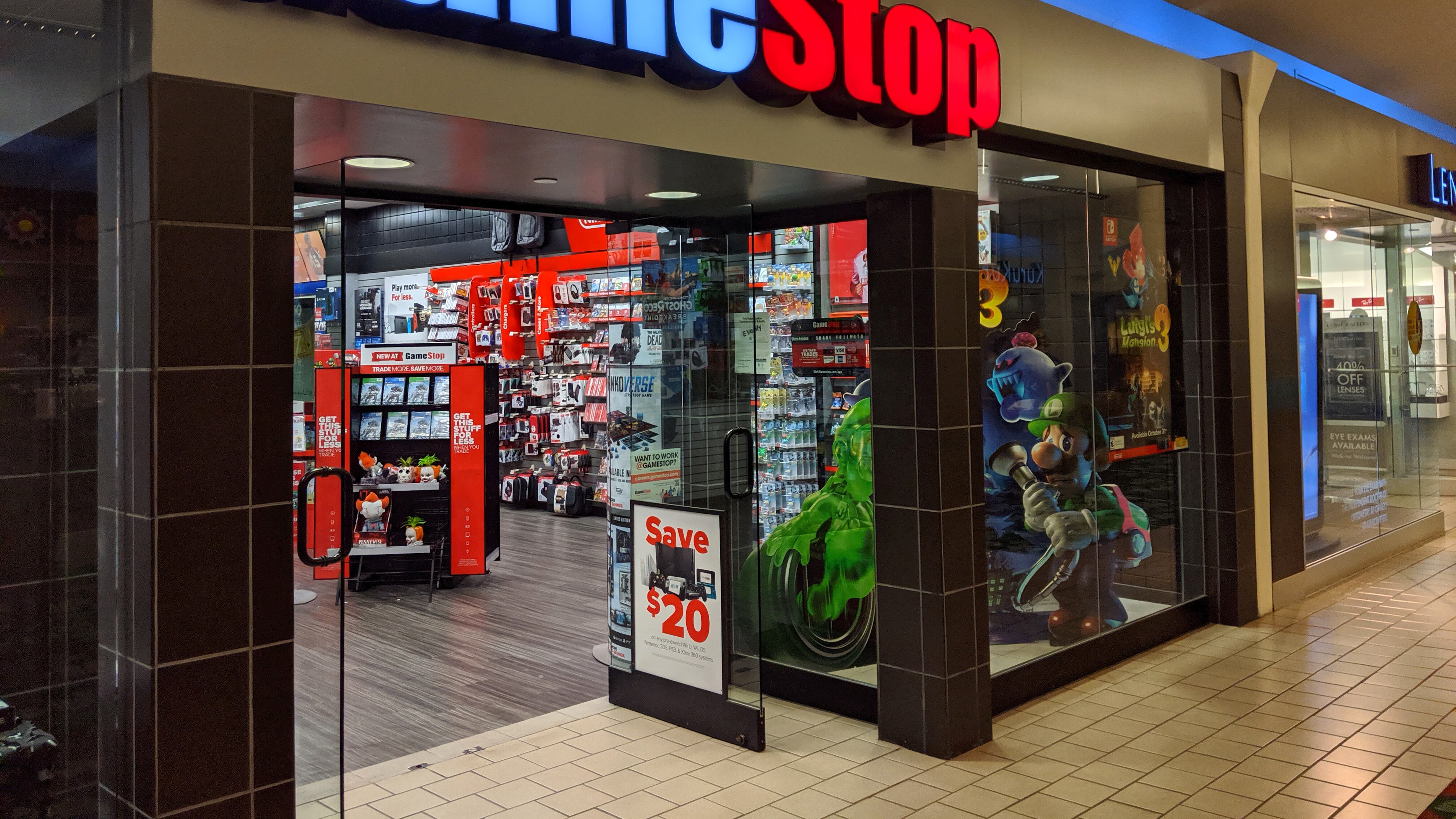GameStop store in a mall