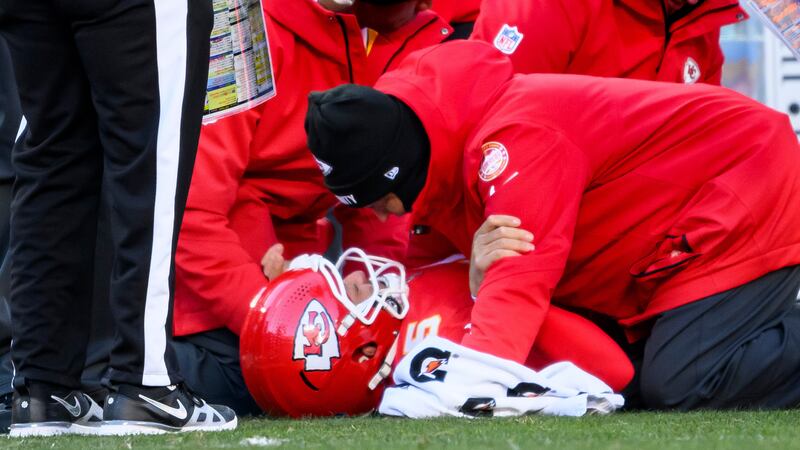 Chiefs' Patrick Mahomes begins rehab after knee surgery with eye on Week 1 return in 2026